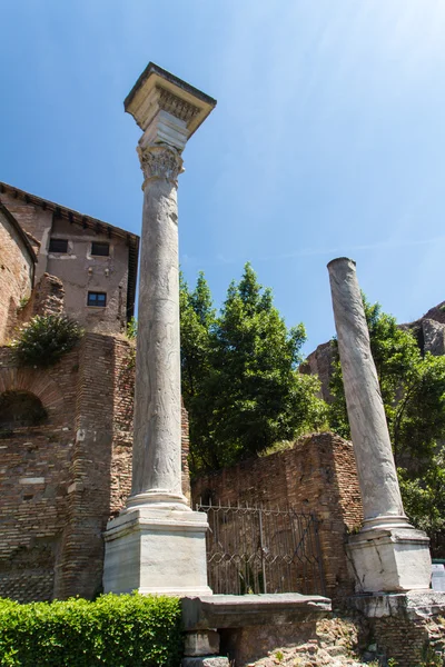 Římské ruiny v Římě, forum — Stock fotografie