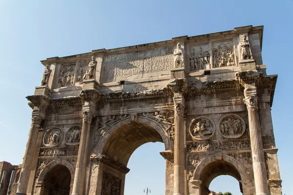 Rzymskie ruiny w Rzymie, forum — Zdjęcie stockowe
