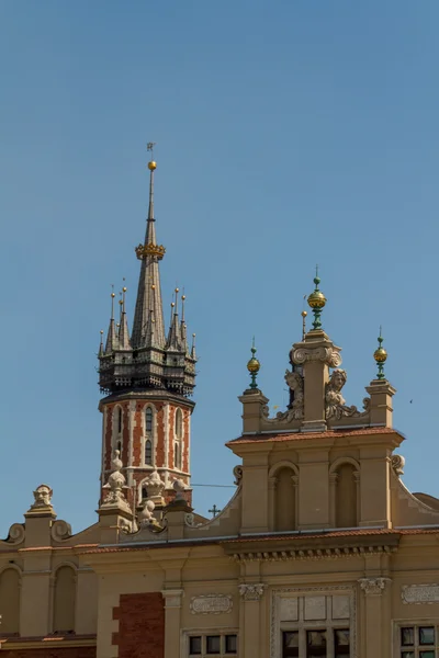 Edificio Sukiennice en Cracovia en extraña perspectiva, Polonia —  Fotos de Stock