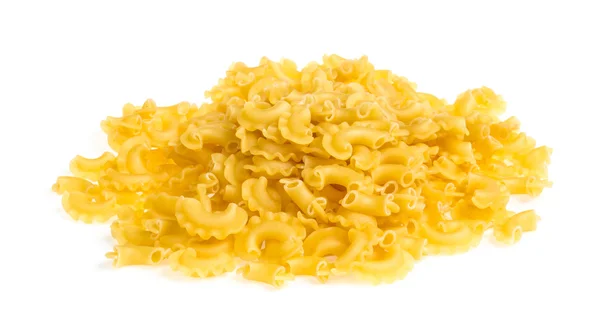 Pasta italiana (maccheroni) isolata su fondo bianco — Foto Stock