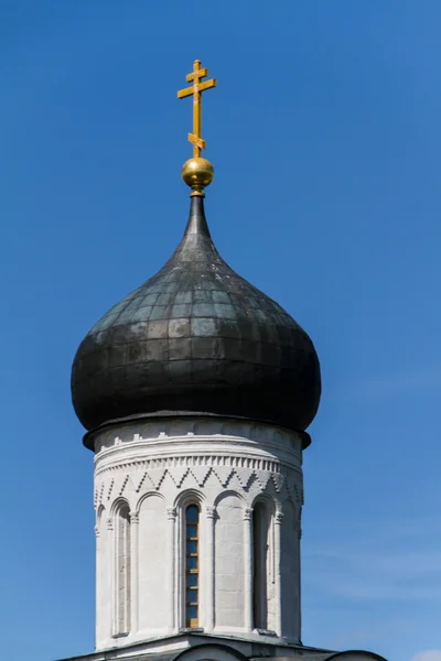 Kirche der Fürbitte am Fluss Nerl — Stockfoto