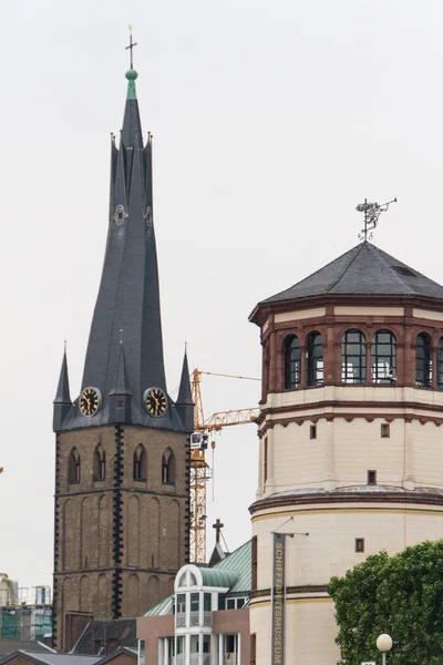Het historische centrum van Düsseldorf (Duitsland) op de Rijn (Stit — Stockfoto