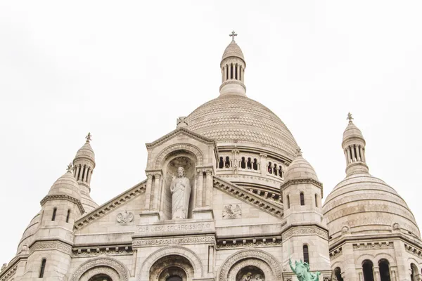 圣心大教堂、 蒙马特高地、 巴黎、 fra 外部体系结构 — 图库照片