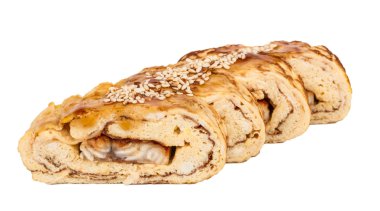 omlet maki sushi - içinde füme yılan balığı bir rulo yaptı. ile tepesinde