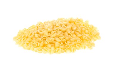 Pişmemiş makarna (conchiglie yığını)