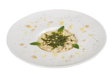 otlar ve sedir fındık üzerinde whit ile lezzetli risotto yemek fotoğrafı