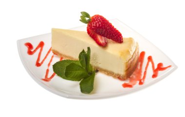 Çilekli cheesecake whit üzerinde bir parça
