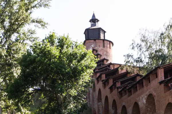 Parede do Kremlin em Nizhny Novgorod no verão. Rússia — Fotografia de Stock