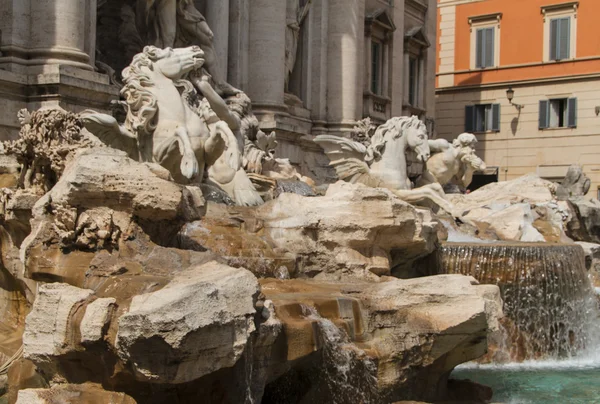 世界で最も有名なローマの噴水 - ディ トレヴィの泉します。私 — ストック写真