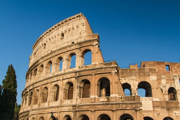 Kolosseum i krom, itali — Stockfoto