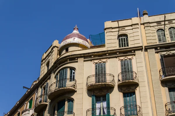 Старая красивая архитектура Барселоны (Испания) ) — стоковое фото