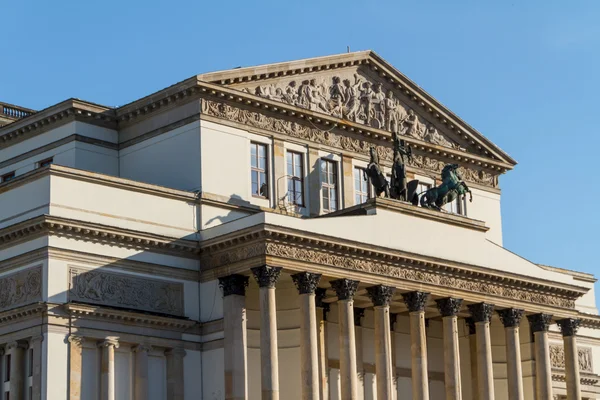 Warsaw, Polen - nationale opera house en nationale theater bouwen — Stockfoto