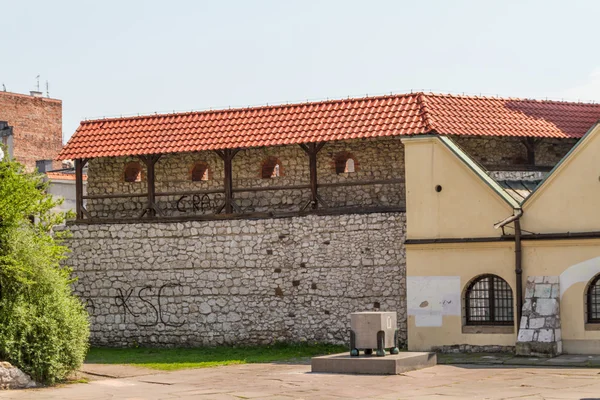 Краков - уникальная архитектура в старом еврейском районе Казимеж — стоковое фото