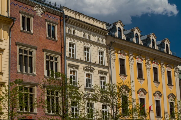 Hermosa fachada del casco antiguo en Cracovia, Polonia —  Fotos de Stock