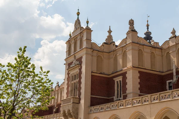 Edificio Sukiennice en Cracovia, Polonia — Foto de Stock