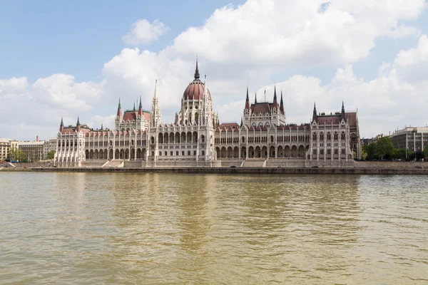 Будапешт, здание парламента (Венгрия) ) — стоковое фото