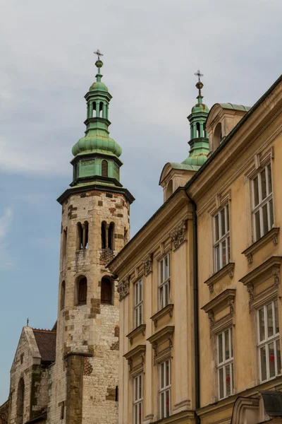 Романської церквою Святого Андрія вежі в Кракові побудована між 1079 1098 — стокове фото