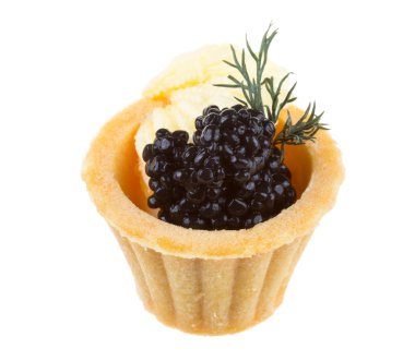 Beyaz arka planda siyah havyar kanepe