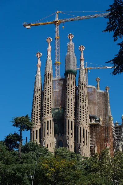 Barcelona spanien - 28. oktober: la sagrada familia - die beeindruckende kathedrale von gaudi — Stockfoto