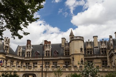 Tarihi bina Paris'te Fransa