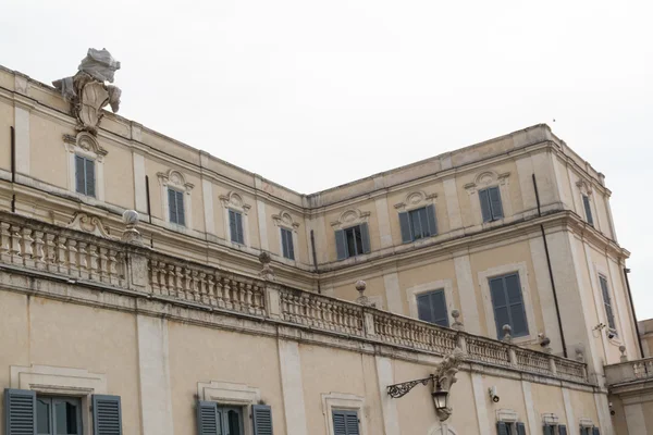 Roma, konsultasjonsbygningen på Quirinale Square . – stockfoto