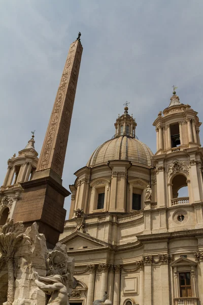 Святая Аньезе в Агоне на площади Пьяцца Навона, Рим, Италия — стоковое фото
