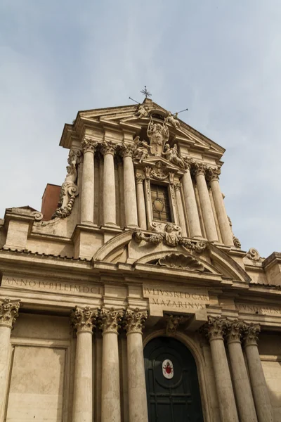 Gran iglesia en el centro de Roma, Italia . —  Fotos de Stock