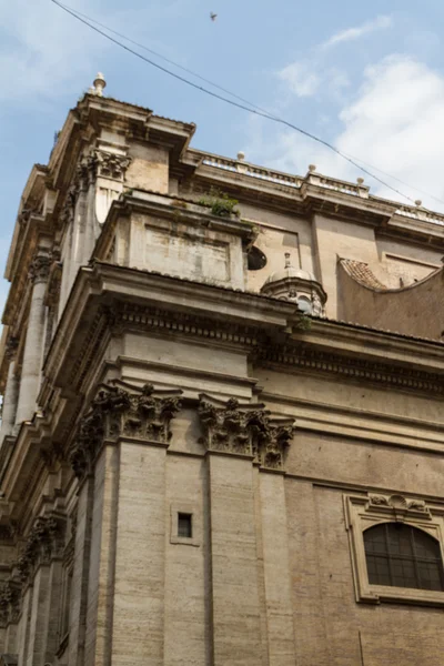 Rome, Włochy. typowe formy architektoniczne starego miasta — Zdjęcie stockowe