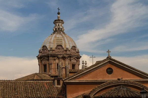 Gran iglesia en el centro de Roma, Italia . — Foto de Stock