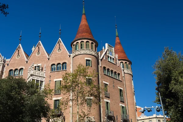 Casa modernista como un castillo en Barcelona ciudad —  Fotos de Stock