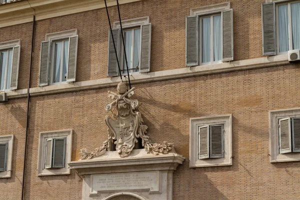 Rome, de consulta gebouw in vierkante quirinale. — Stockfoto