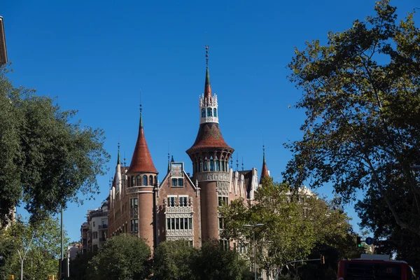 Casa modernista como un castillo en Barcelona ciudad —  Fotos de Stock