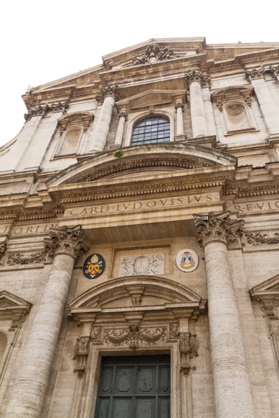 Gran iglesia en el centro de Roma, Italia . —  Fotos de Stock