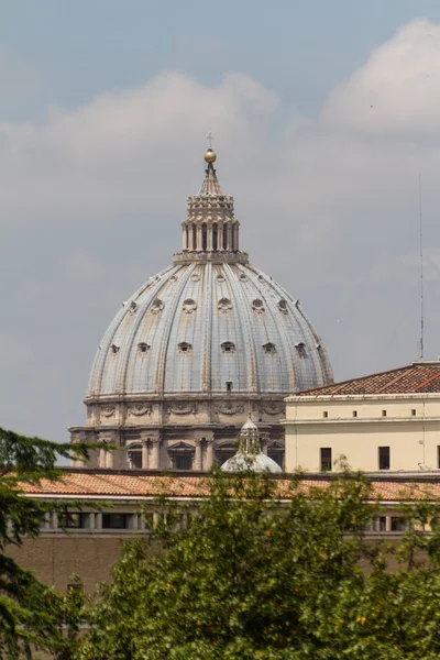 バシリカ ディ サン ピエトロ寺院、バチカン市国、ローマ、イタリア — ストック写真