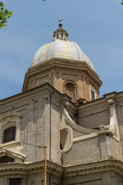 Gereja besar di pusat kota Roma, Italia . — Stok Foto