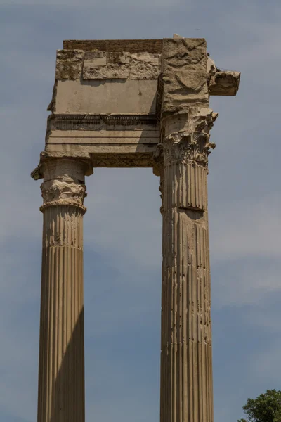 遺跡のテアトロ ・ ディ ・ マル、ローマ - イタリア — ストック写真