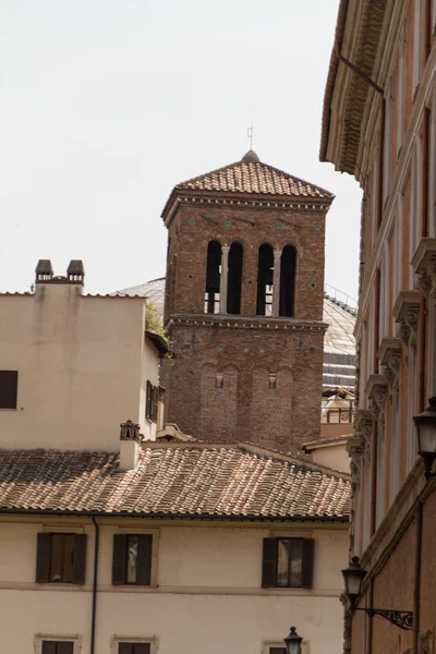 Grote kerk in het centrum van rome, Italië. — Stockfoto