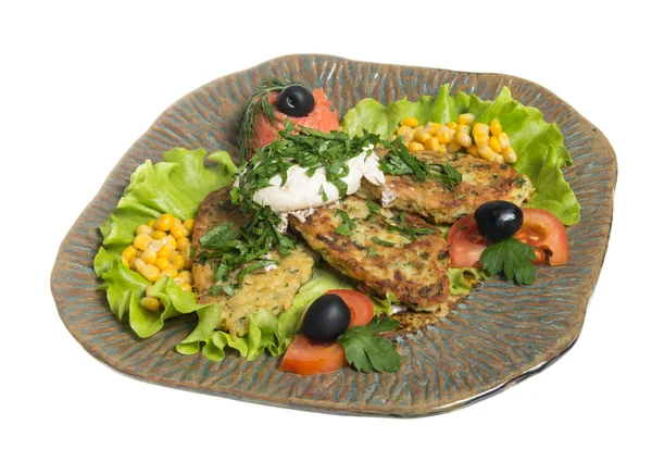 patates somon bir tabak kızarmış pirzola