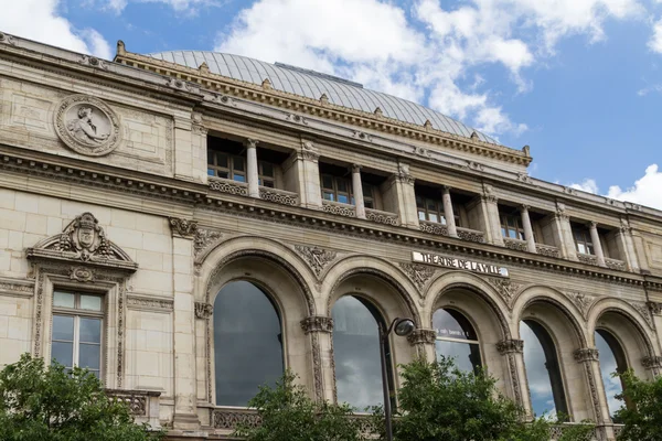 Edifício histórico em Paris França — Fotografia de Stock