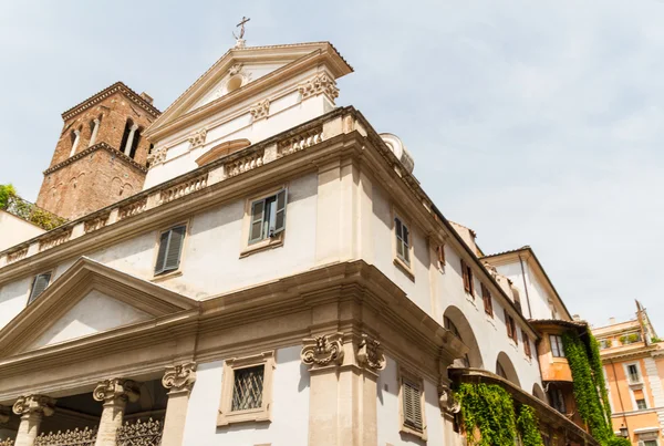 Gran iglesia en el centro de Roma, Italia . — Foto de Stock