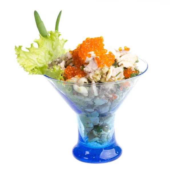 Salat mit Garnelen, Avocado, Tomaten, rotem Kaviar — Stockfoto
