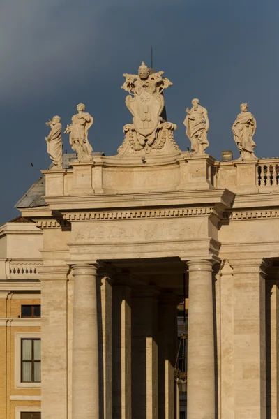 Edifícios no Vaticano, a Santa Sé dentro de Roma, Itália. Parte de S — Fotografia de Stock