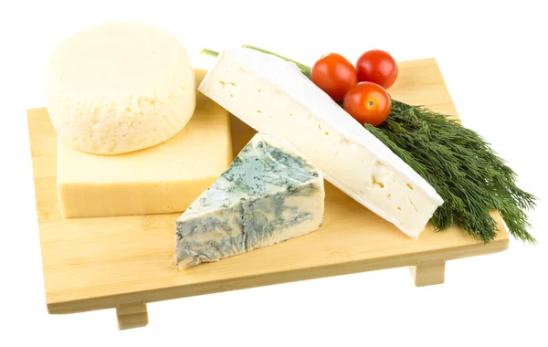 Variedad de queso: ementaler, gouda, queso blando azul danés y —  Fotos de Stock