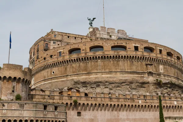 Das Mausoleum Hadrians, gewöhnlich als Castel Sant 'Angel bekannt — Stockfoto