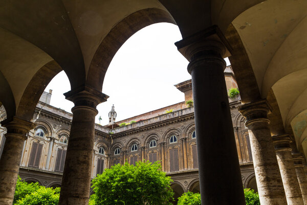 Рим, Италия. Типичные архитектурные детали старого города
