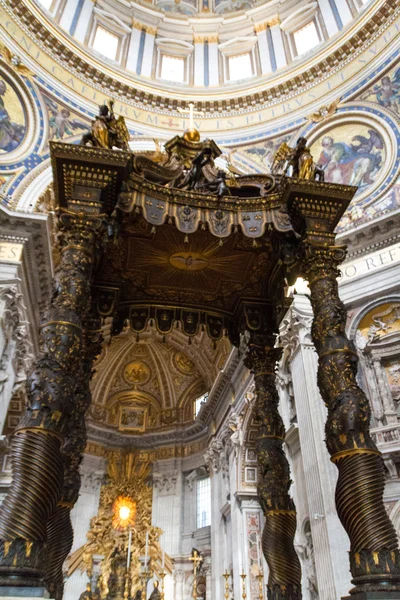 Stor kyrka i centrala Rom, Italien. — Stockfoto