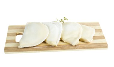 ham mantı. beyaz izole