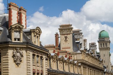 Tarihi bina Paris'te Fransa