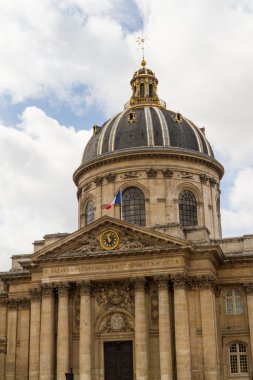 Tarihi bina Paris'te Fransa