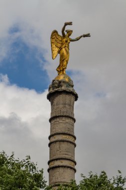 Tarihi bina Paris'te Fransa